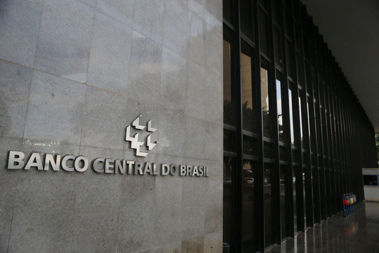 Desconfiança do mercado sobre Lula é econômica, afirma Henrique Meirelles